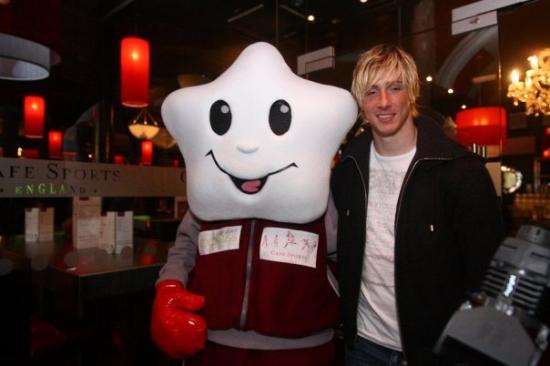 cafe2 Fernando & the restaurant mascot