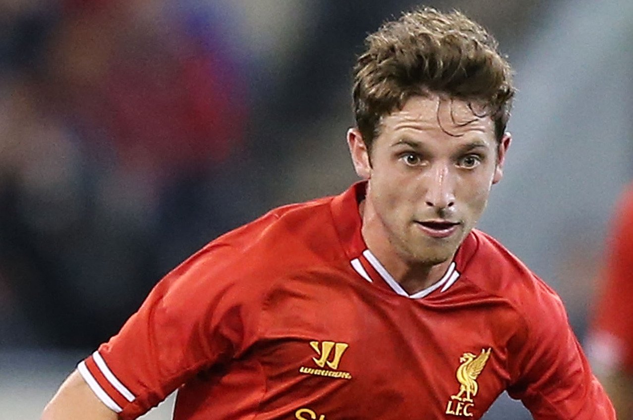hi-res-174334333-joe-allen-of-liverpool-runs-with-the-ball-during-the_crop_exact