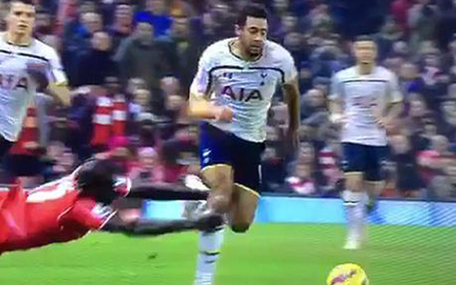 (Video) Mamaduo Sakho rugby tackled Mousa Dembele for Liverpool v Tottenham