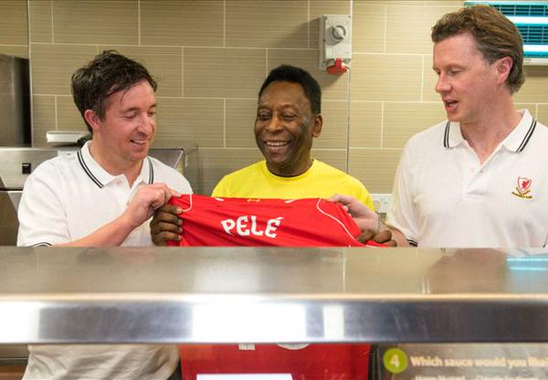 (Video) Pele at Anfield – Watch G.O.A.T with Liverpool shirt, joking with players & lapping up Kop’s adulation