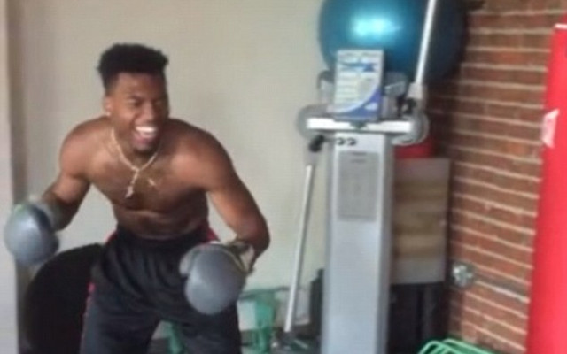 (Video) Daniel Sturridge goes to town on a boxing bag – looks lean and mean