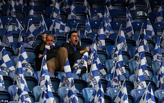 Chelsea fan makes complete T*T of himself on live radio