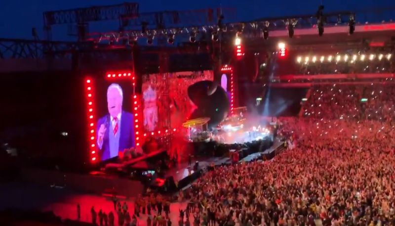(Video) Gerry Marsden surprises fans at Anfield with YNWA performance