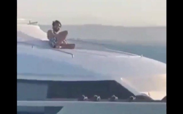 (Video) – Salah enjoys post-CL break in style by cruising on yacht