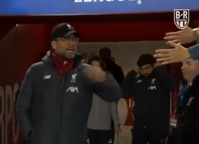 (Video) Klopp not happy with fans trying to touch the players