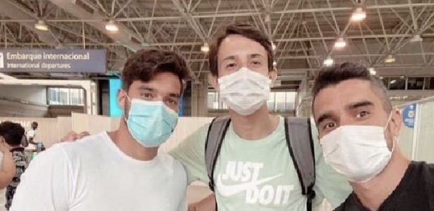 (Photo) New Liverpool signing spotted at airport ahead of medical