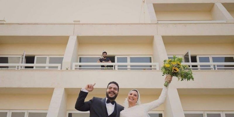 (Photo) Mo Salah takes wedding snap from balcony as Liverpool star quarantines