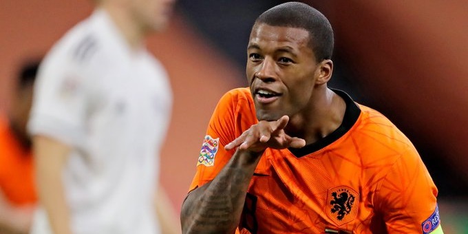 (Photo) Wijnaldum drops van Dijk celebration as midfielder bags brace for the Netherlands