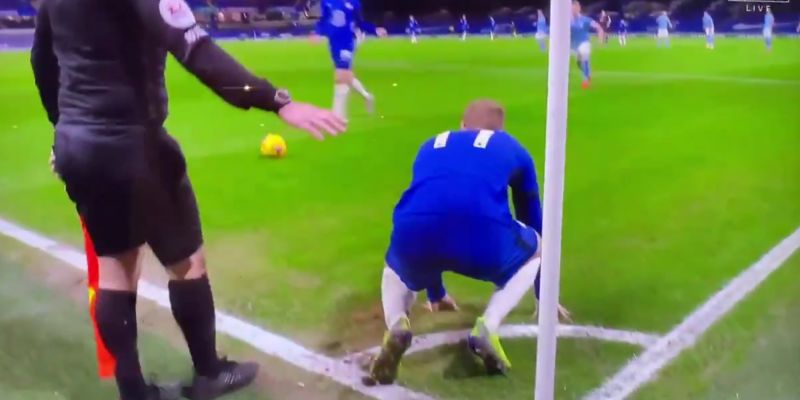 (Video) Former LFC target Werner kicks corner flag as Chelsea striker continues to flop