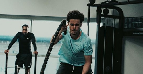 (Photo) Liverpool starlet hits the gym during off-season