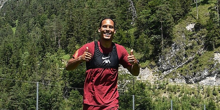 (Photo) Virgil van Dijk is all smiles as he makes Liverpool return after nine months out