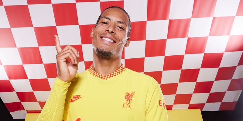 ‘Boss’ – Some Liverpool fans give their verdict on divisive kit reveal