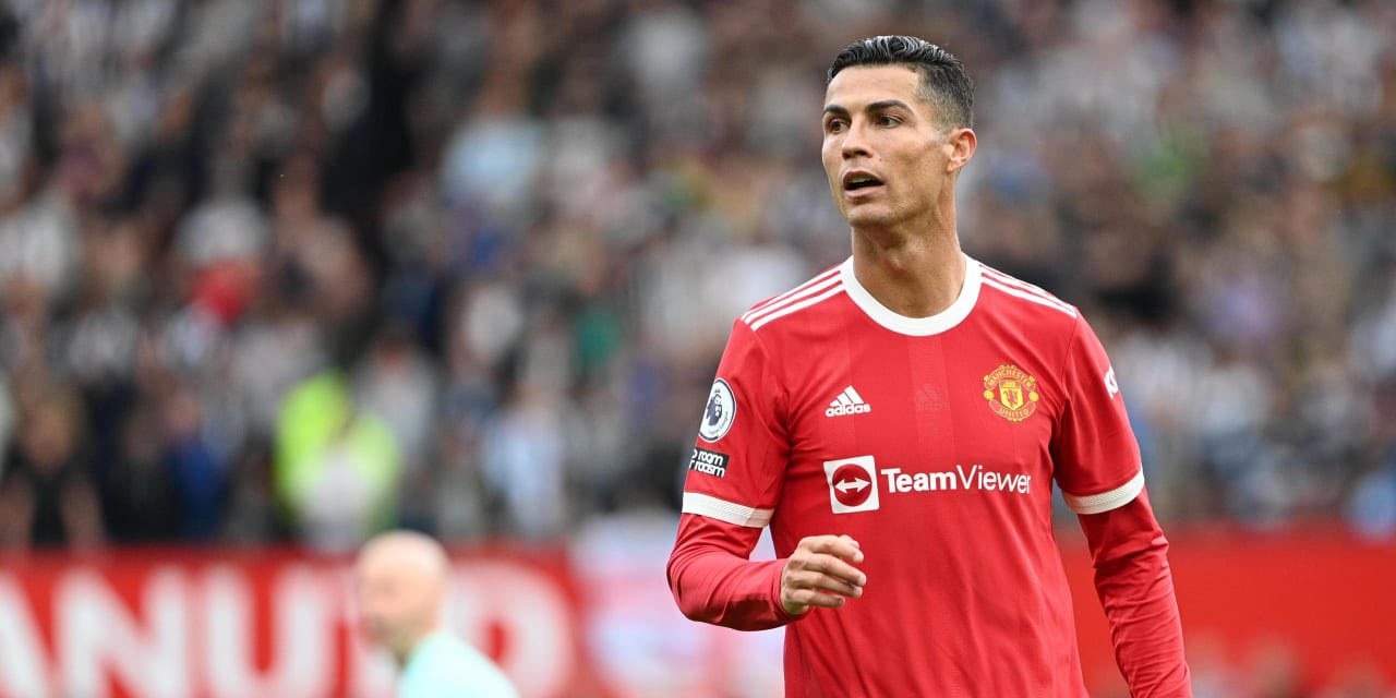 Ferdinand suggests Ronaldo's PL return could affect Salah's contract talks with Liverpool - The Empire of The Kop