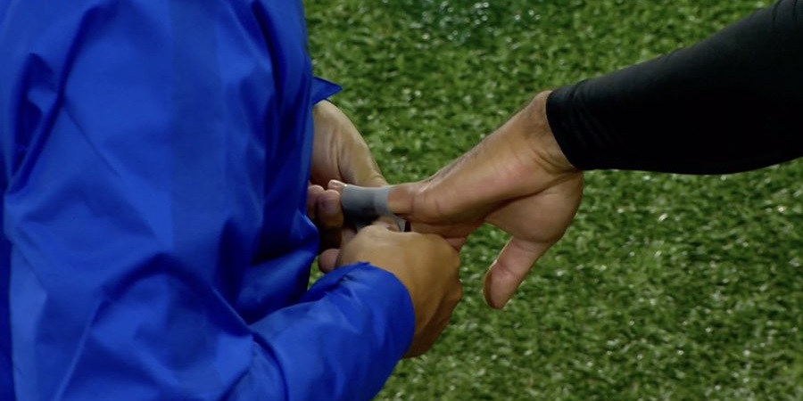 (Photos) Virgil van Dijk dislocates finger on international duty for the Netherlands