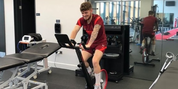 (Photo) Elliott’s gym snap will encourage Liverpool fans as midfielder continues recovery efforts