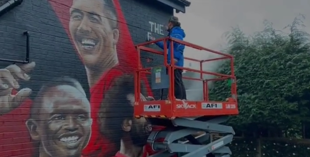 (Video) Liverpool supporter based near Manchester has mural of the front three painted in his own back garden
