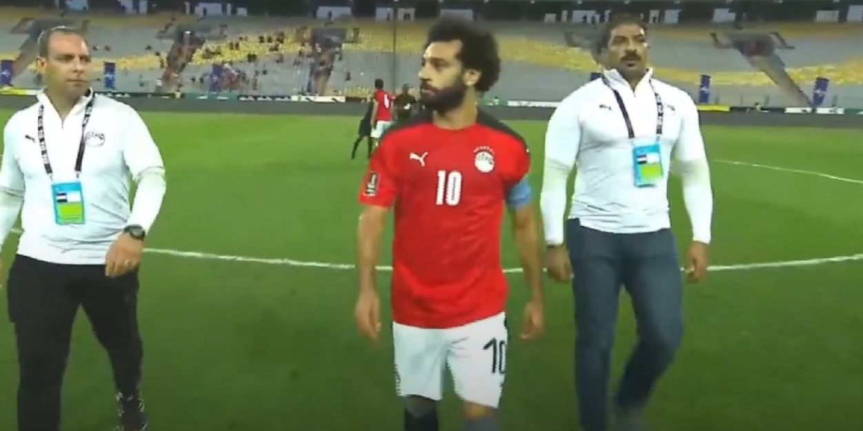 (Image) Mo Salah accompanied by two bodyguards at all times during his time with Egypt