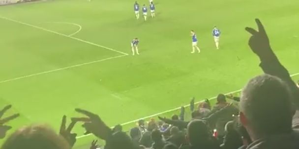 (Video) Watch as the Everton supporters boo their players off the pitch ahead of the Merseyside Derby