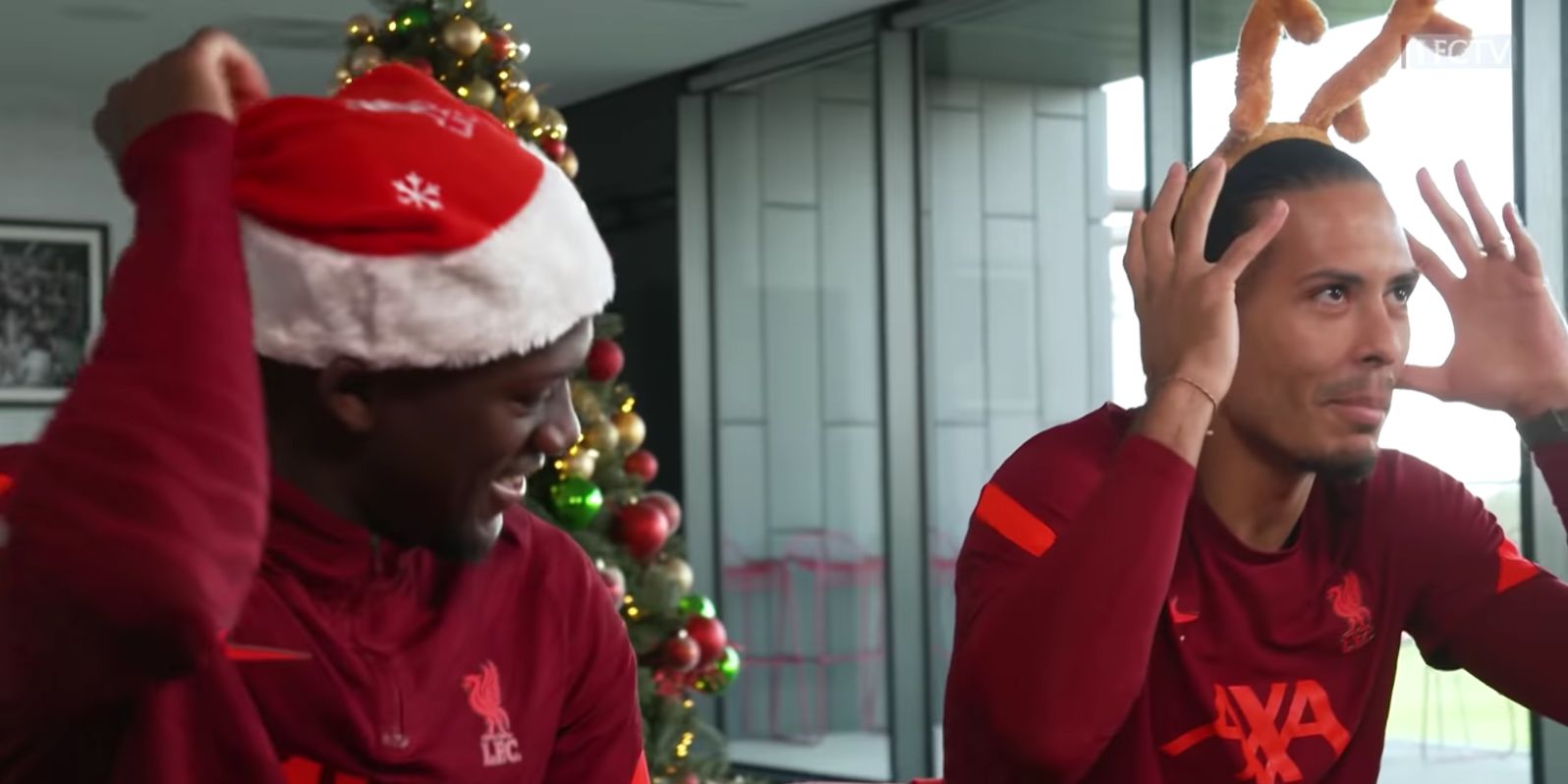 (Video) “I’ve got a big head” – Virgil van Dijk explains that he can’t wear Santa hats due to the size of head