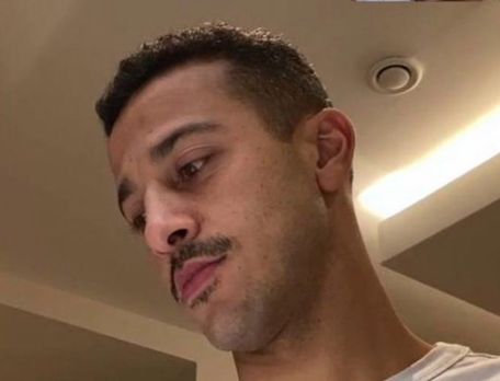 Thiago shares FaceTime tweet as midfielder continues to isolate