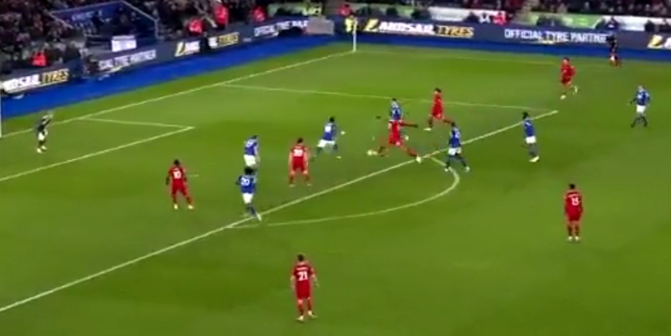 (Video) Joel Matip dribbles past three defenders before finding himself in the box with a characteristic run from defence