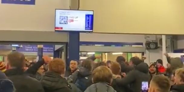 (Video) Liverpool fans sing new Diogo Jota chant in King Power Stadium concourse