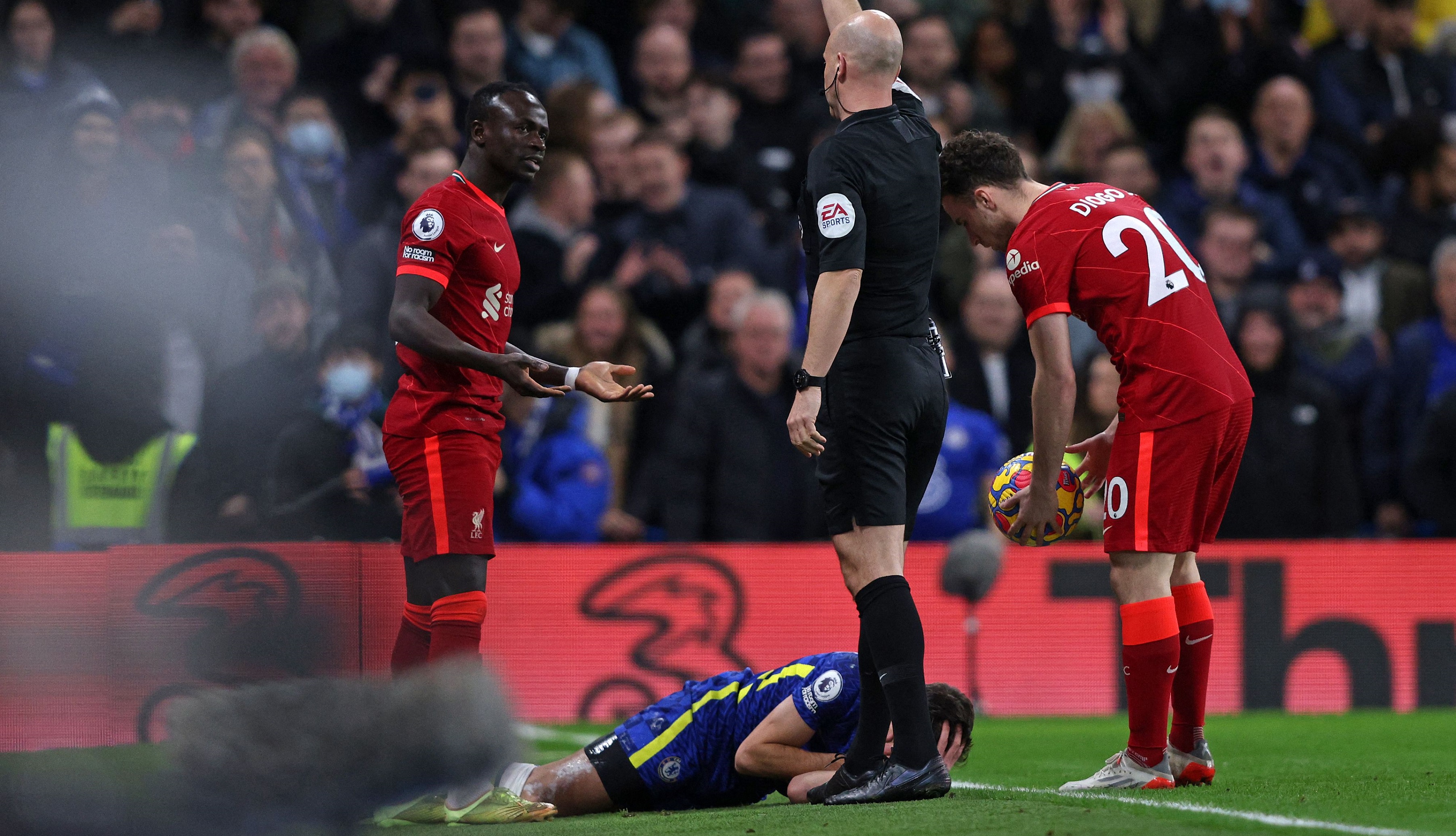 Sadio Mane ‘stunned’ pundit during Chelsea clash in moment that ‘endangered’ his opponent