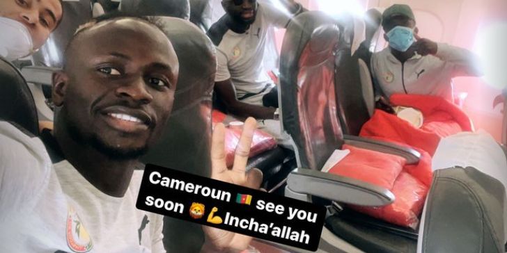(Image) Sadio Mane boards the plane to Cameroon as the Senegal squad head off for the start of AFCON