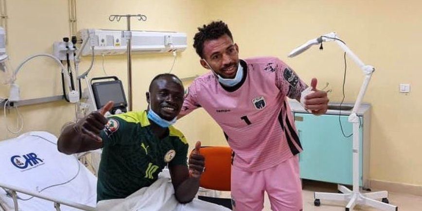 (Image) Mane updates Liverpool supporters from hospital bed after his horrific clash of heads with Cape Verde ‘keeper