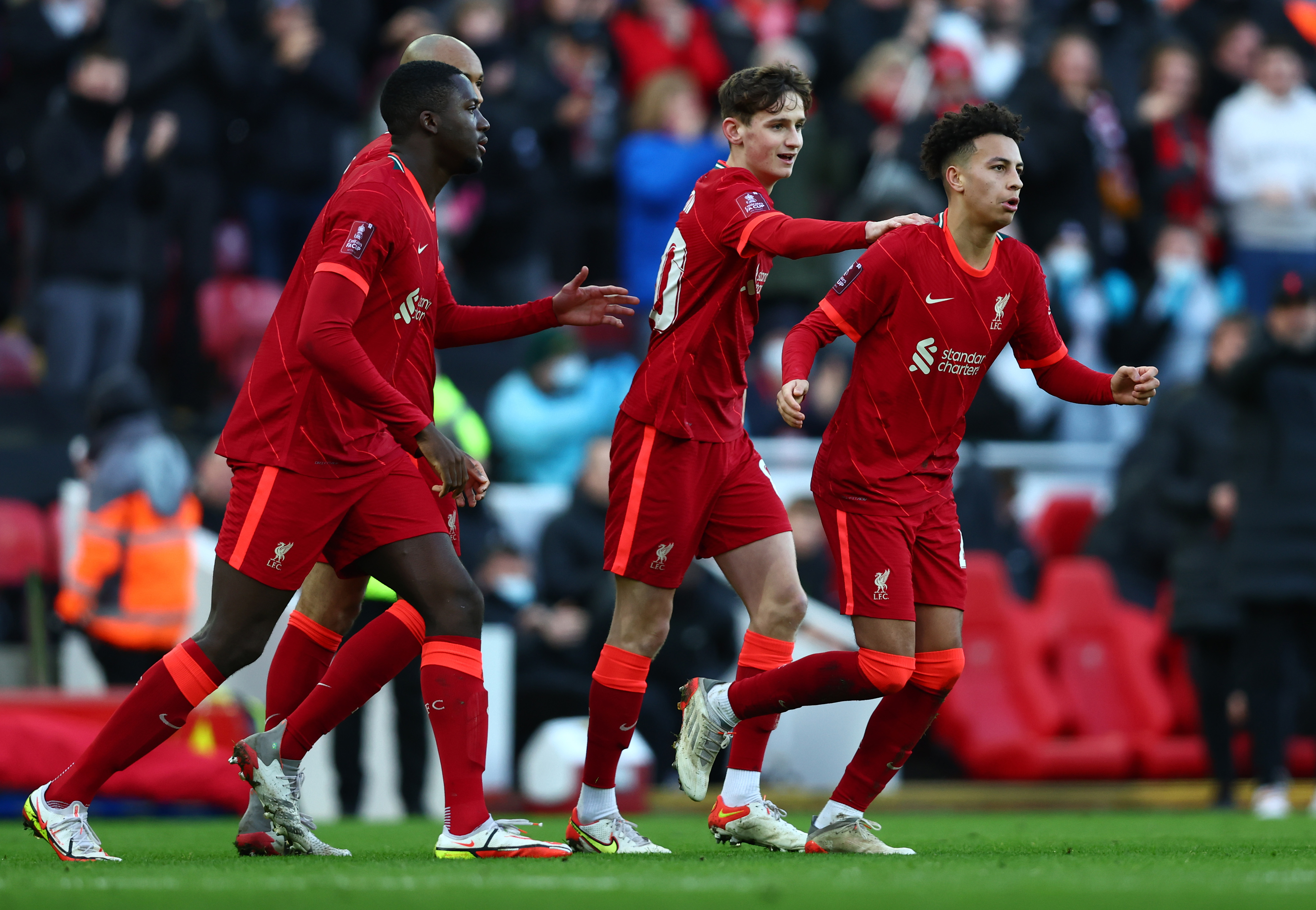 ‘Another player like Harvey Elliott’ – Paul Robinson provides his verdict on one Liverpool youngster that impressed against Shrewsbury