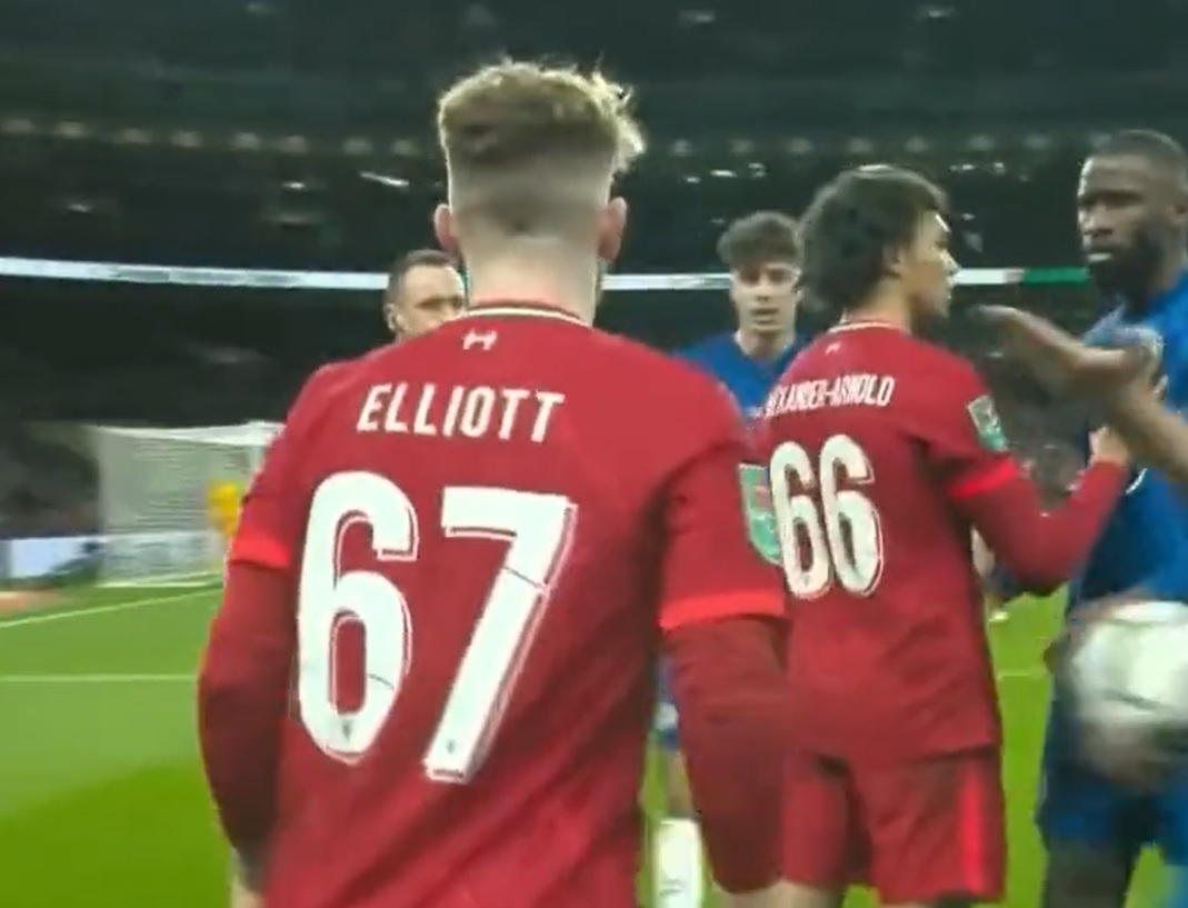 (Video) Elliott shoves Havertz after Chelsea man squares up to Trent in League Cup final
