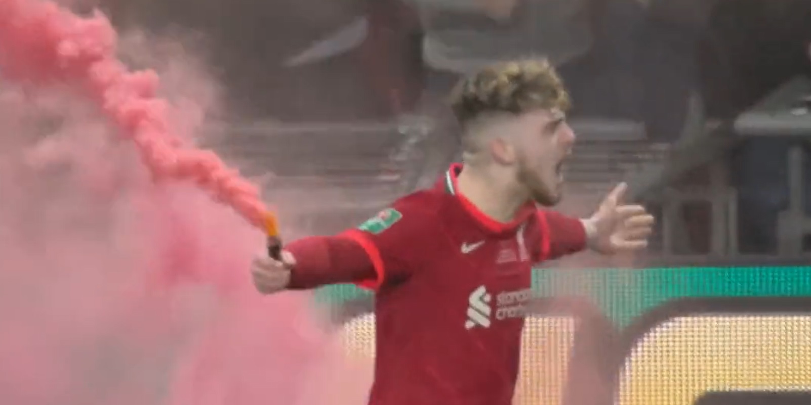 (Video) Iconic moment Elliott celebrates League Cup win with a flare