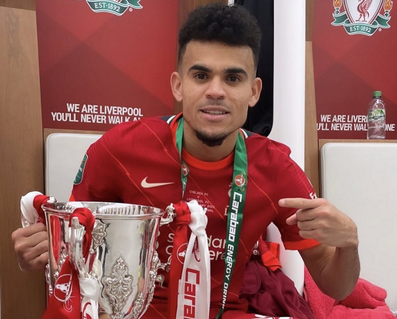 (Photo) Luis Diaz shares five-word message to fans in cool online snap with League Cup trophy