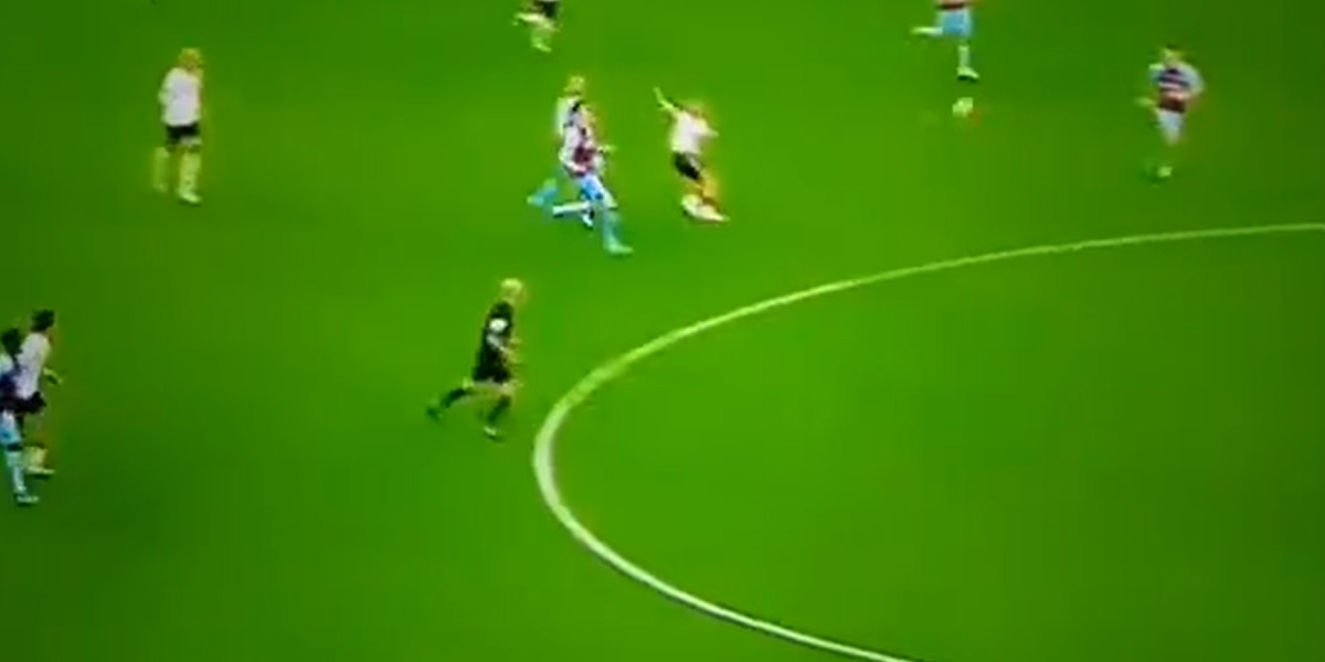 Video) Thiago produces superb half-volley pass