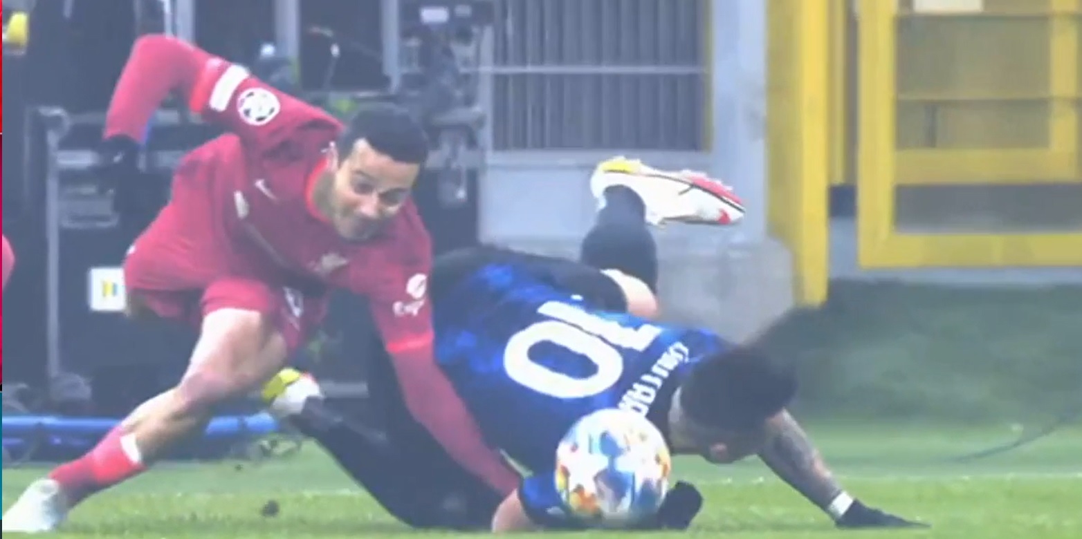 (Video) Uncomfortable challenge on Thiago invokes painful memories of Salah-Ramos Kiev incident