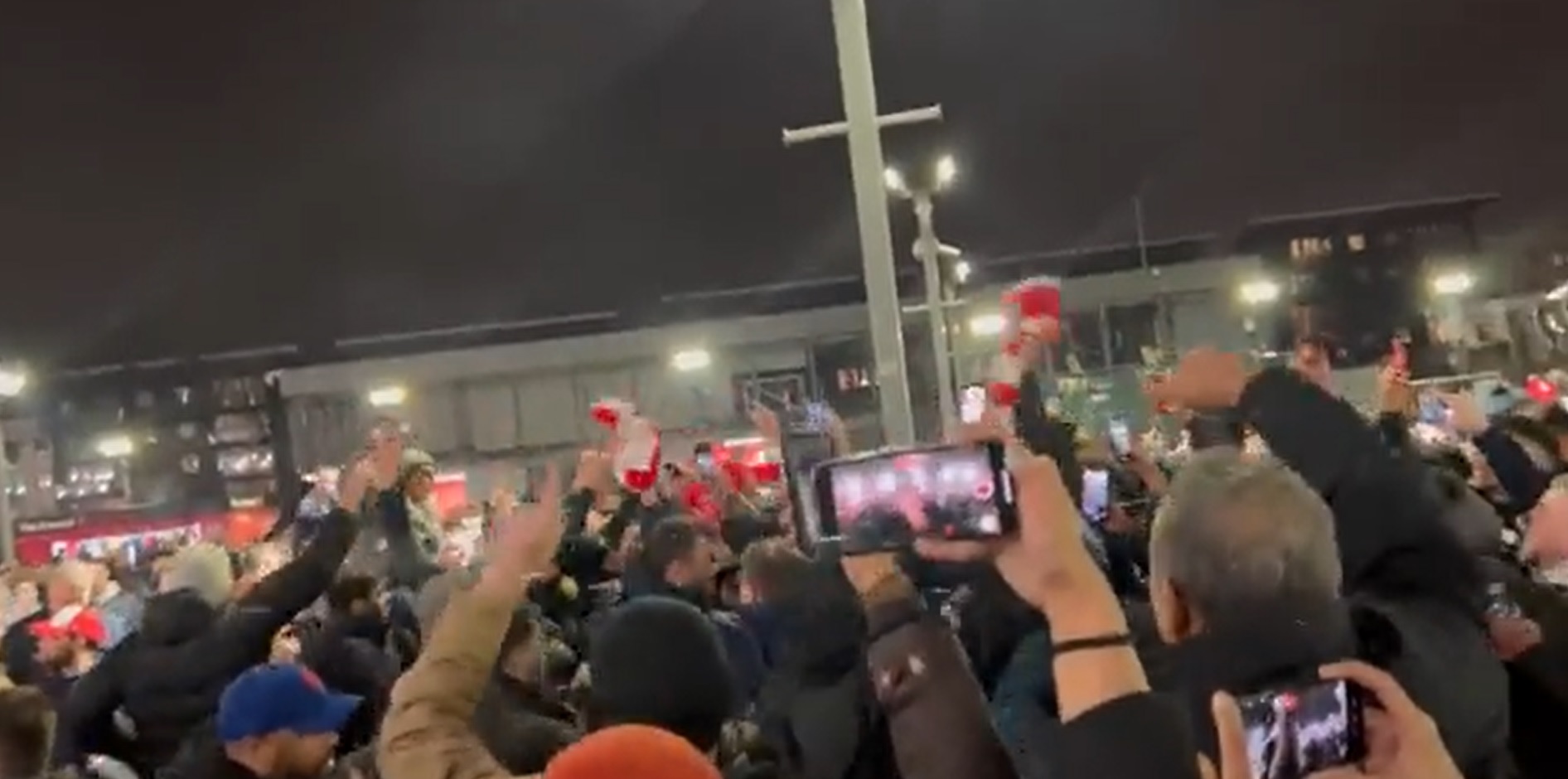 (Video) Ecstatic Liverpool fans chant ‘Si Senor’ outside Emirates Stadium after superb Arsenal win