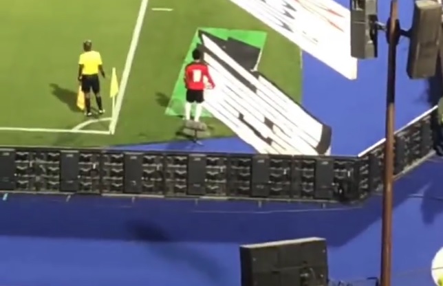 (Video) Egypt fan allegedly calls for Salah to sign new Liverpool contract during Pharaoh’s clash with Senegal