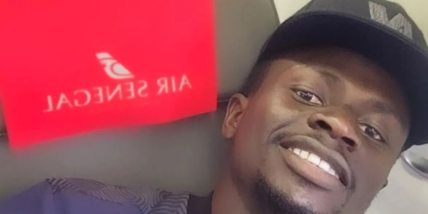 (Image) Sadio Mane poses on flight from Senegal to Egypt ahead of the World Cup qualifier against Mo Salah