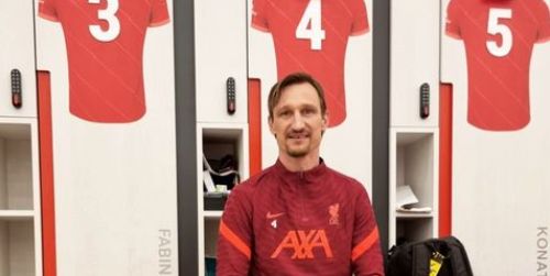 Sami Hyypia on the ‘honour’ of sitting in Virgil van Dijk’s place in the AXA Training Centre