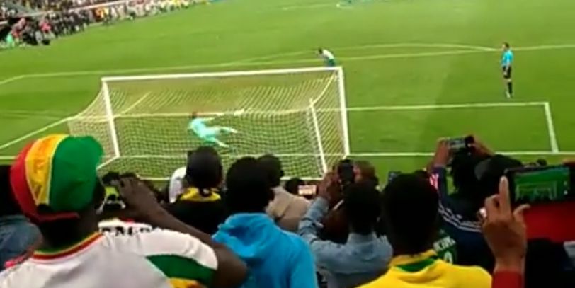 (Video) Fan captured footage of Sadio Mane’s penalty shows the laser pens on the Egyptian ‘keeper