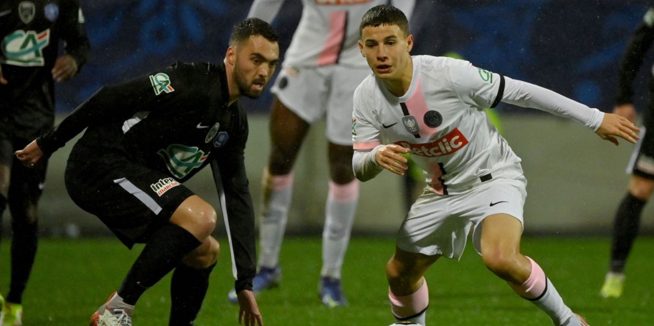 Liverpool set to battle with Chelsea for 17-year-old Paris St-Germain starlet