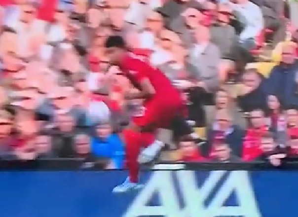 (Video) Filthy Luis Diaz touch during Everton clash will have fans in a state of awe
