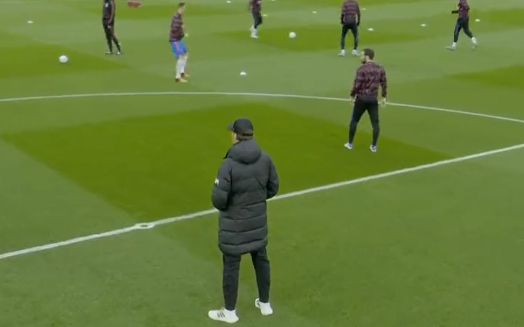 (Video) Watch Klopp staring out Man Utd stars warming up on Anfield turf