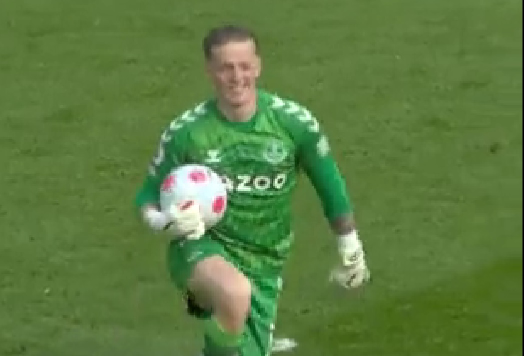 (Video) Jordan Pickford’s timewasting antics in first-half of Liverpool clash come back to bite him