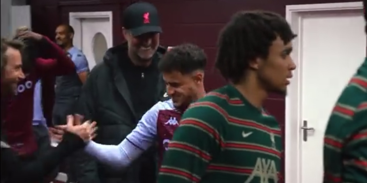 (Video) How Coutinho reacted to seeing Klopp, Liverpool staff & Thiago Alcantara in the tunnel pre-Aston Villa
