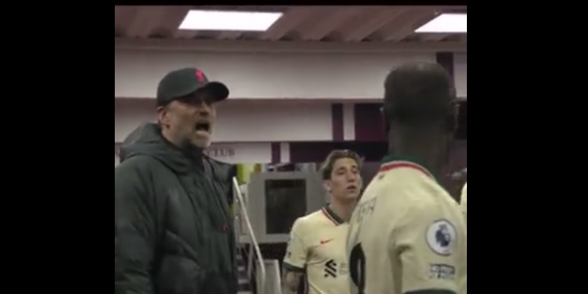 (Video) Klopp appears to lose patience with players in the tunnel ahead of Aston Villa clash in funny clip