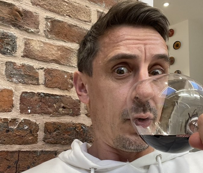 (Photo) Gary Neville reacts to Liverpool going down a goal early v Villarreal