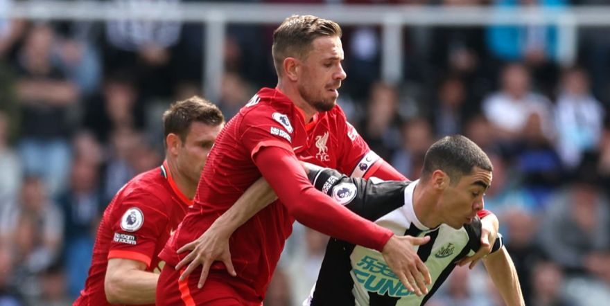 Klopp hints at using Henderson differently in post-match appraisal of Liverpool skipper’s performance