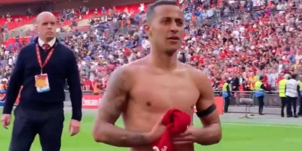 (Video) Young supporter reduced to tears after receiving Thiago Alcantara’s shirt after FA Cup final victory