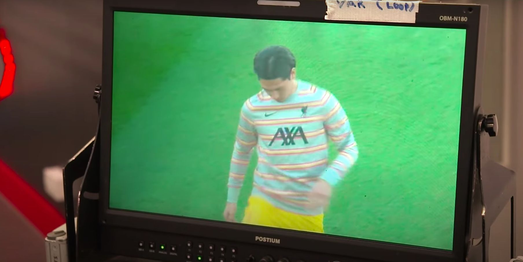 (Video) Takumi Minamino welcomed back to Southampton by St.Mary’s PA announcer in classy moment from former club